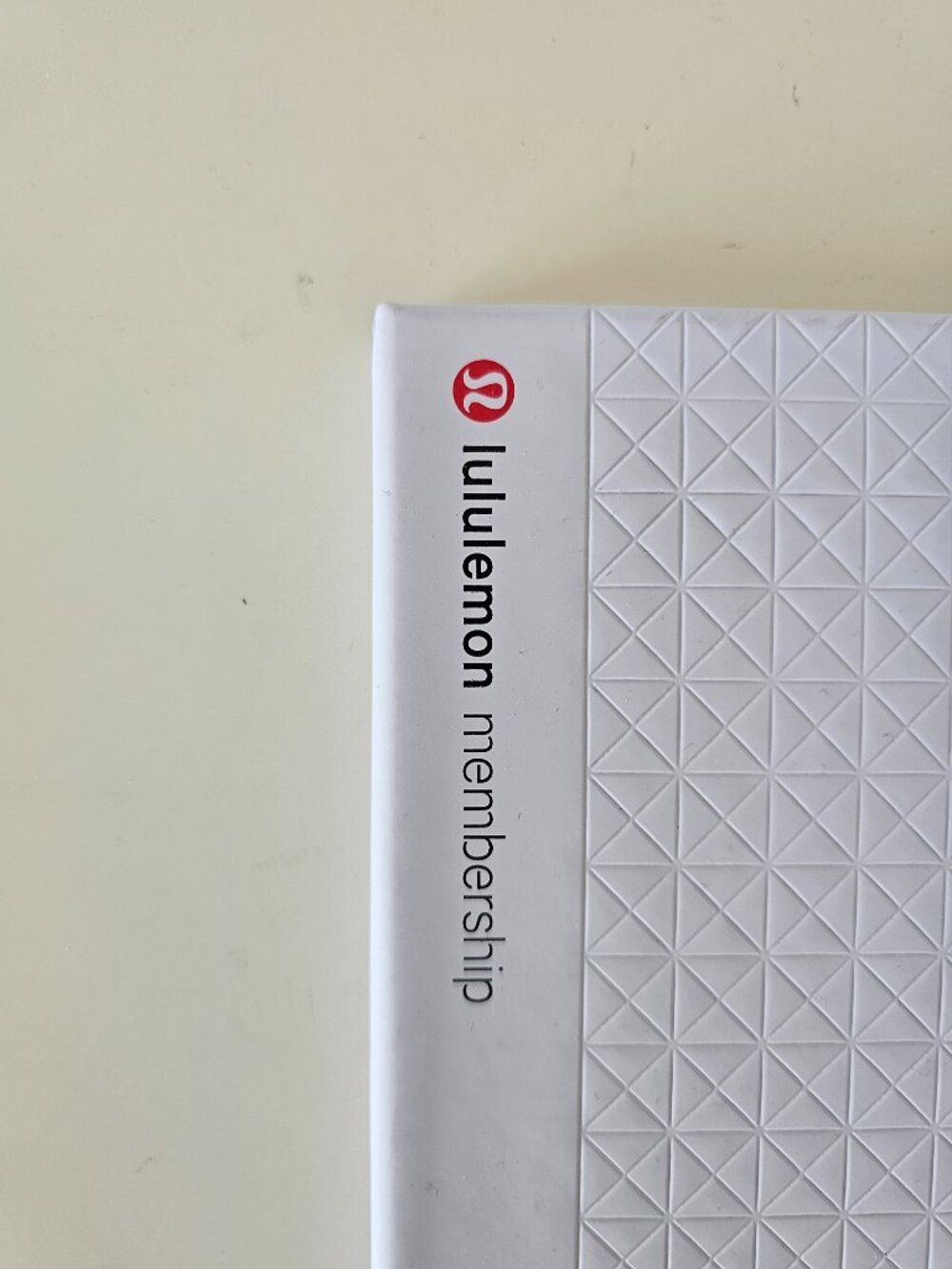 New LULULEMON White Membership Notepad Notebook Red & Black Ribbon Bookmarks - Picture 2 of 8